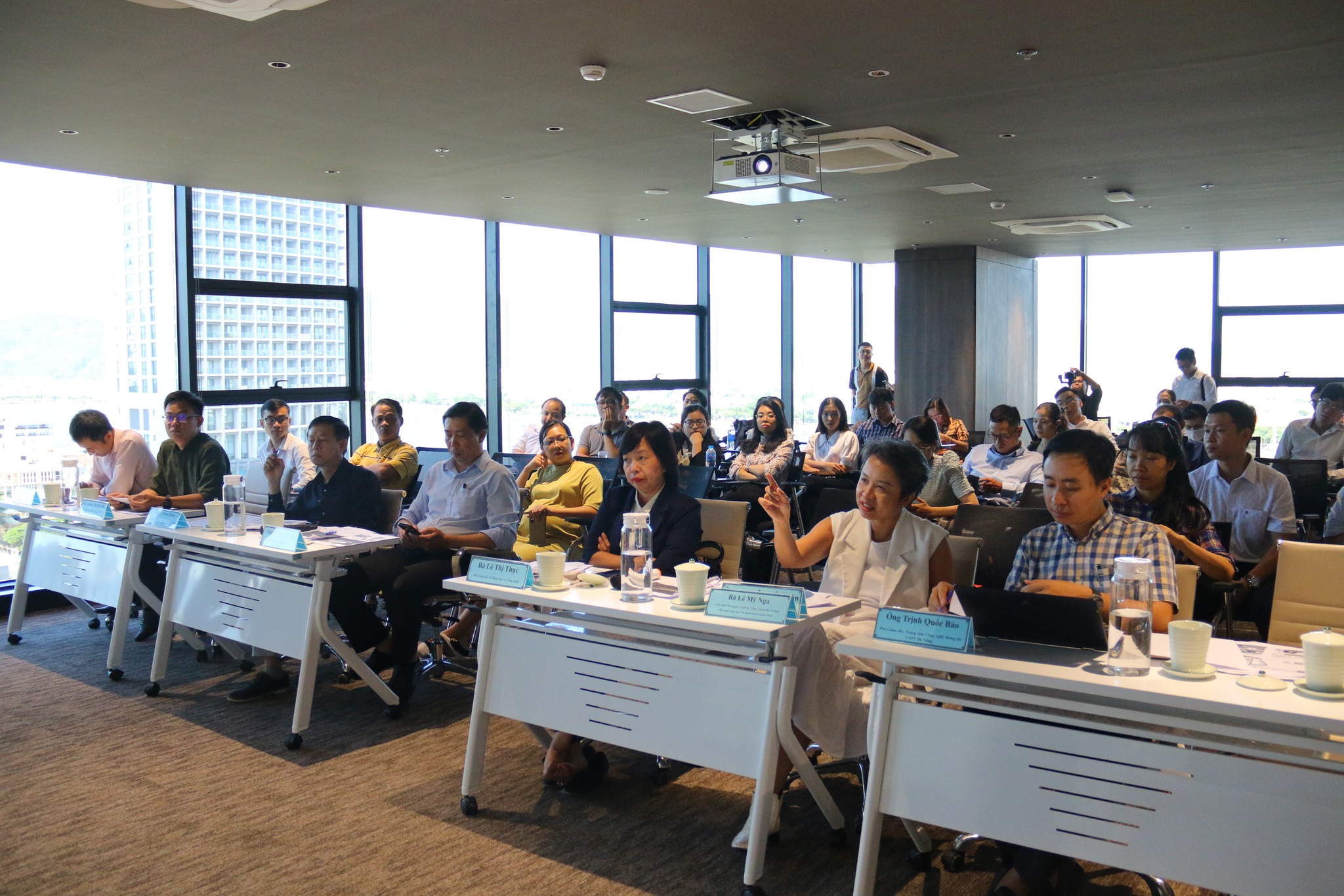 Bà Ana Lê Mỹ Nga, Chủ tịch Weangels Capital, tham gia hội đồng giám khảo Chung kết cuộc thi Khởi nghiệp SUFR Đà Nẵng